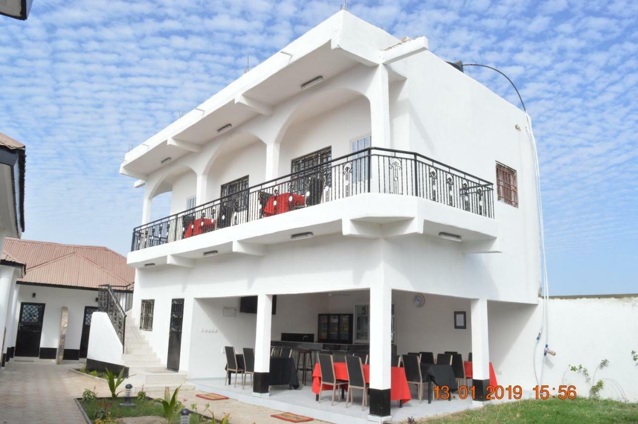 Sukuta Nema Guest House Banjul Eksteriør bilde