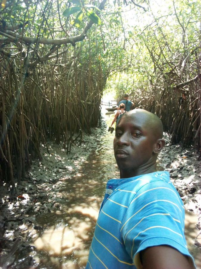 Sukuta Nema Guest House Banjul Eksteriør bilde